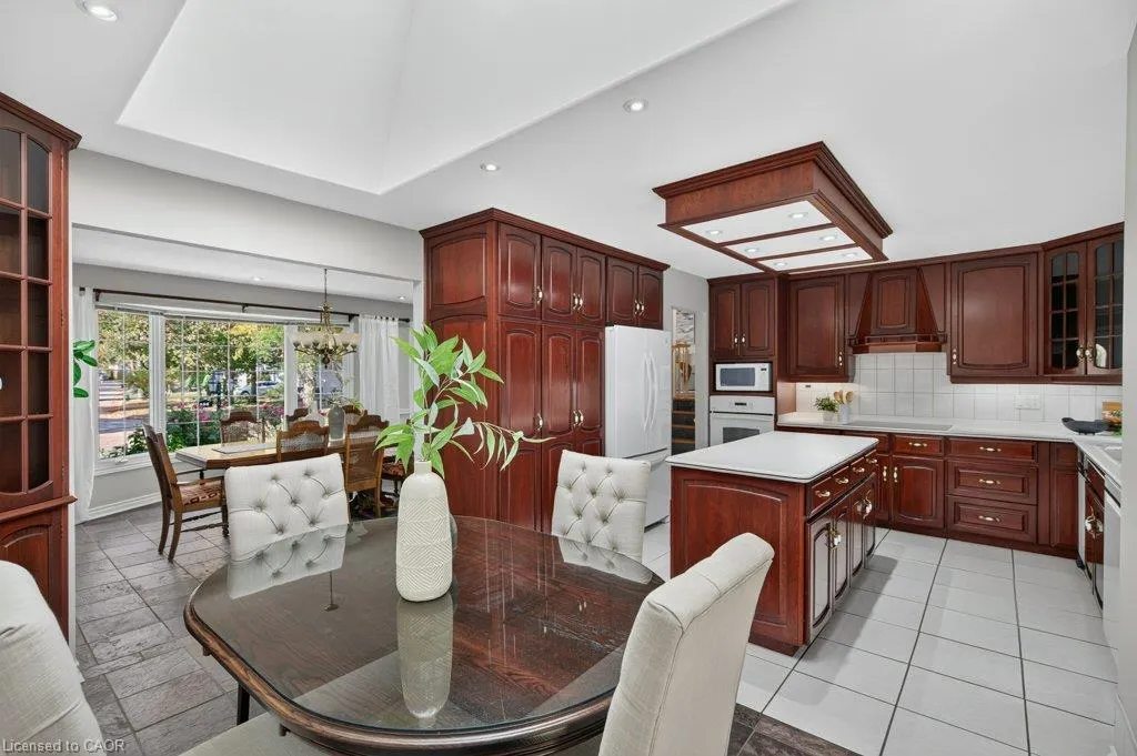 600 Holly Hill Crescent