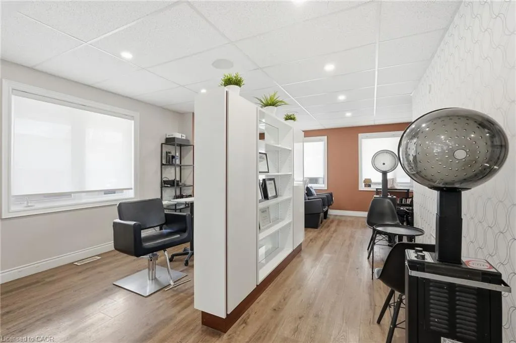 19 King Street W #1