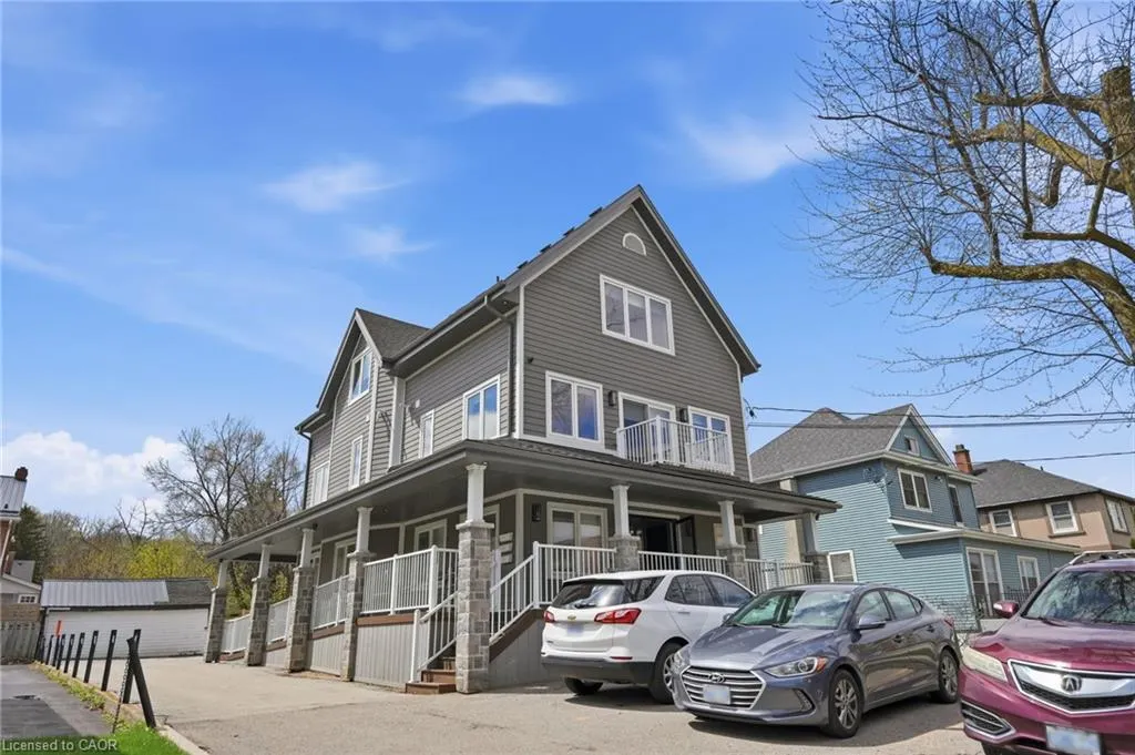 19 King Street W #1