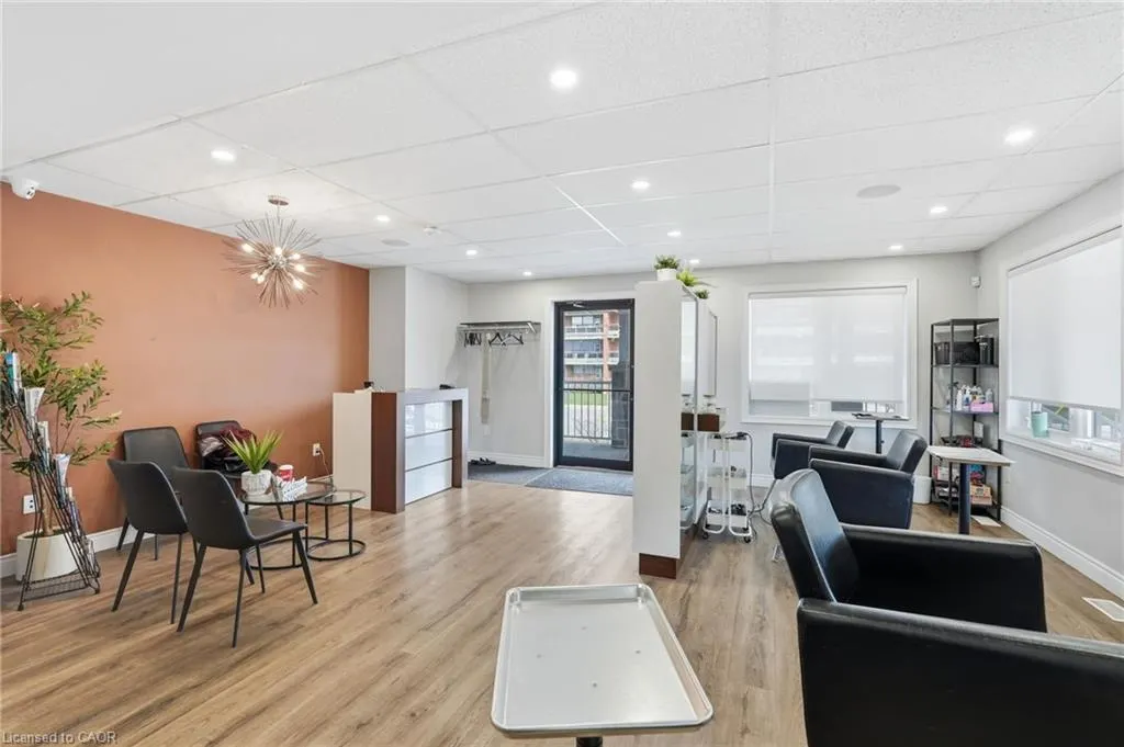 19 King Street W #1