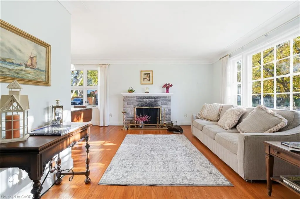 2117 Maplewood Drive