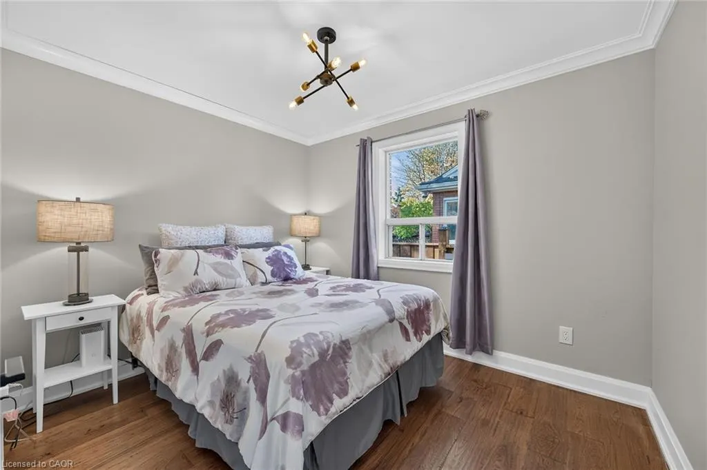 10 Mulock Avenue
