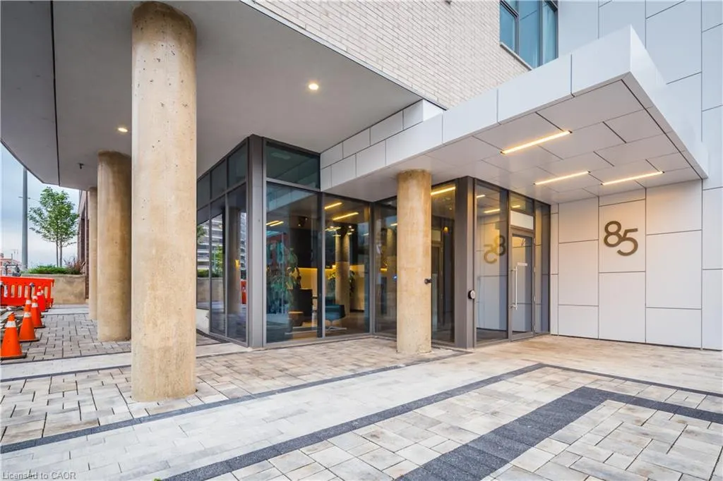 85 Duke Street W #409