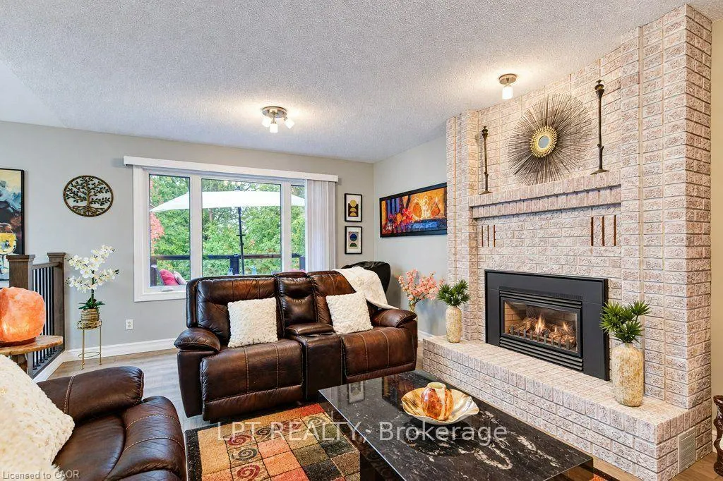 28 BRIDLEWOOD Bridlewood Drive