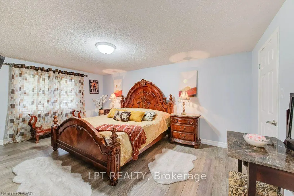 28 BRIDLEWOOD Bridlewood Drive