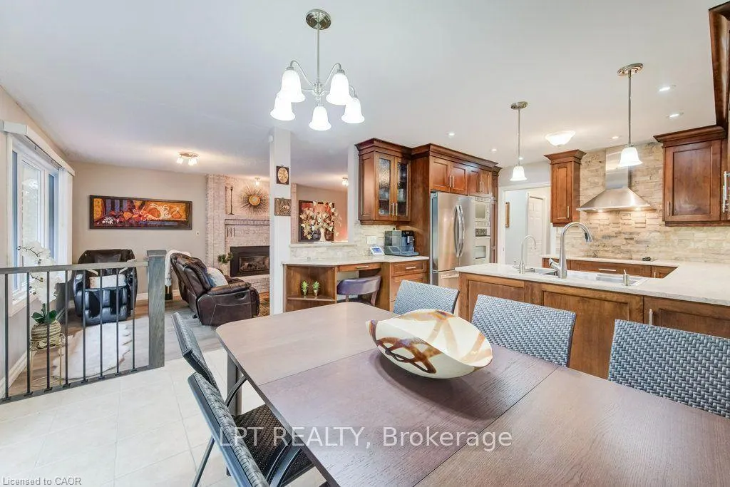 28 BRIDLEWOOD Bridlewood Drive