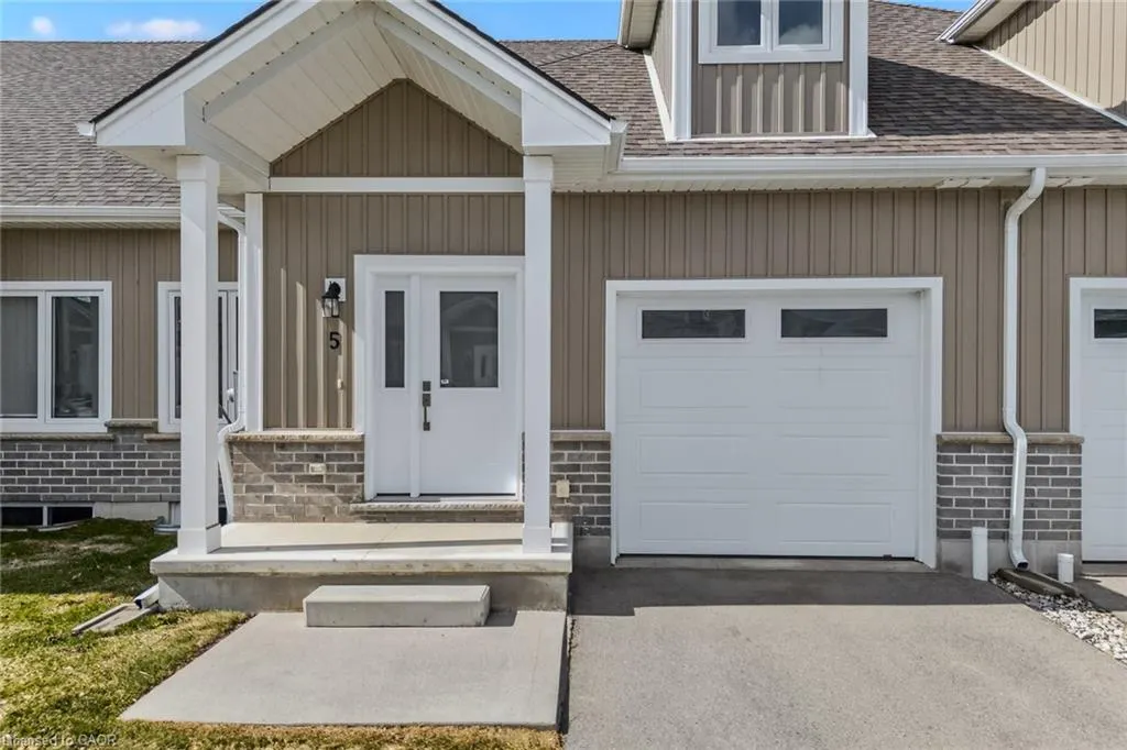 744 Nelson Street #5
