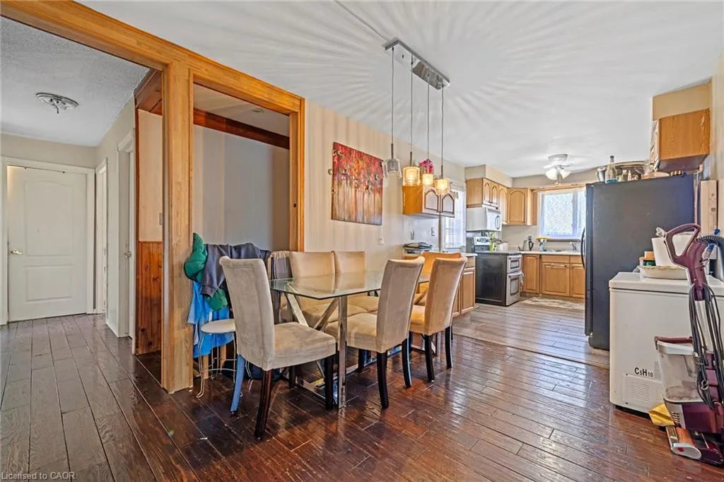 490 Queen Victoria Drive