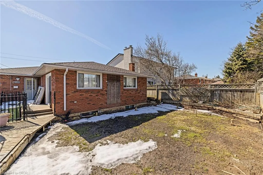 490 Queen Victoria Drive