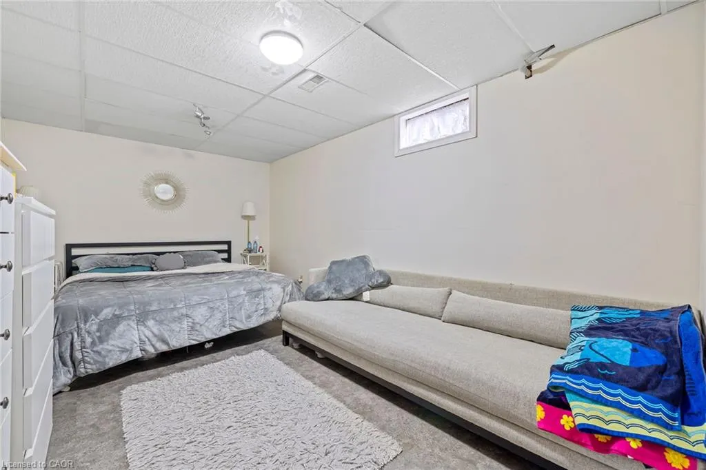 490 Queen Victoria Drive