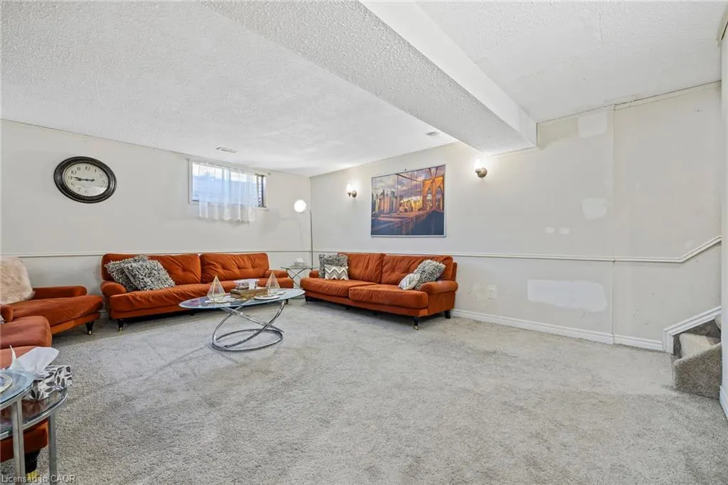 490 Queen Victoria Drive