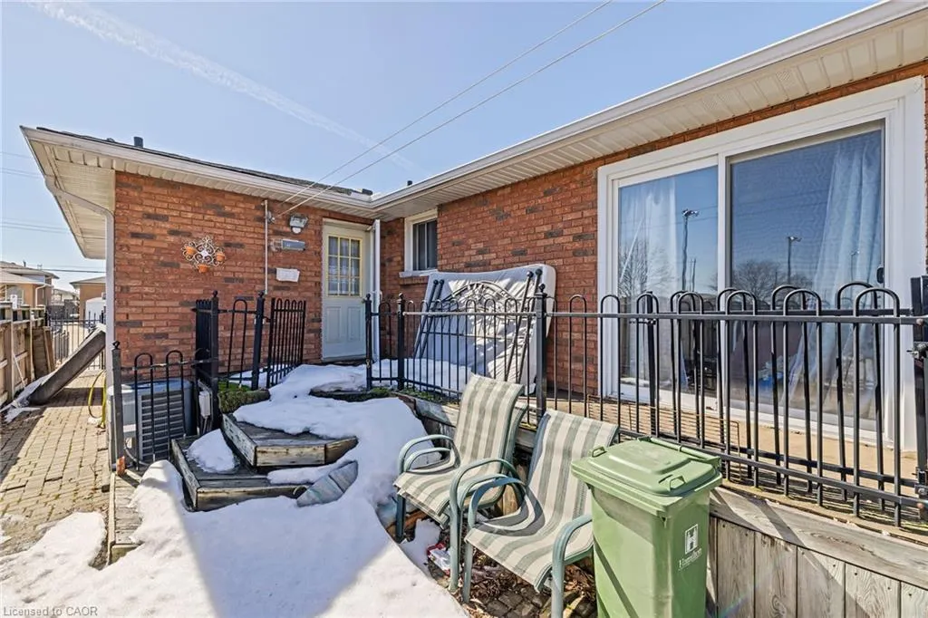 490 Queen Victoria Drive