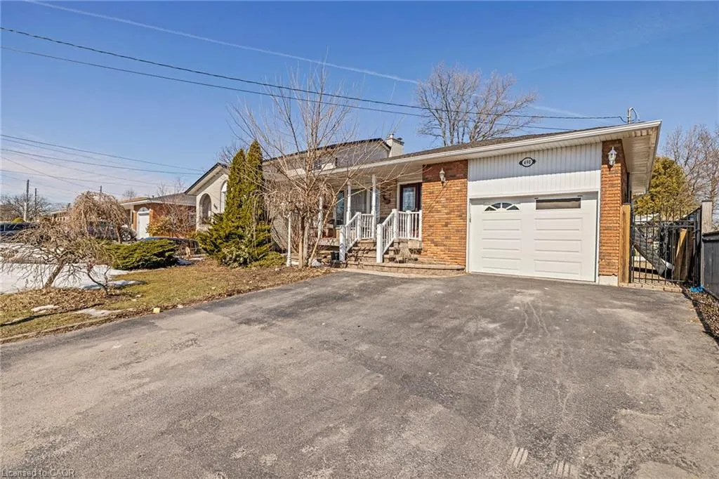 490 Queen Victoria Drive