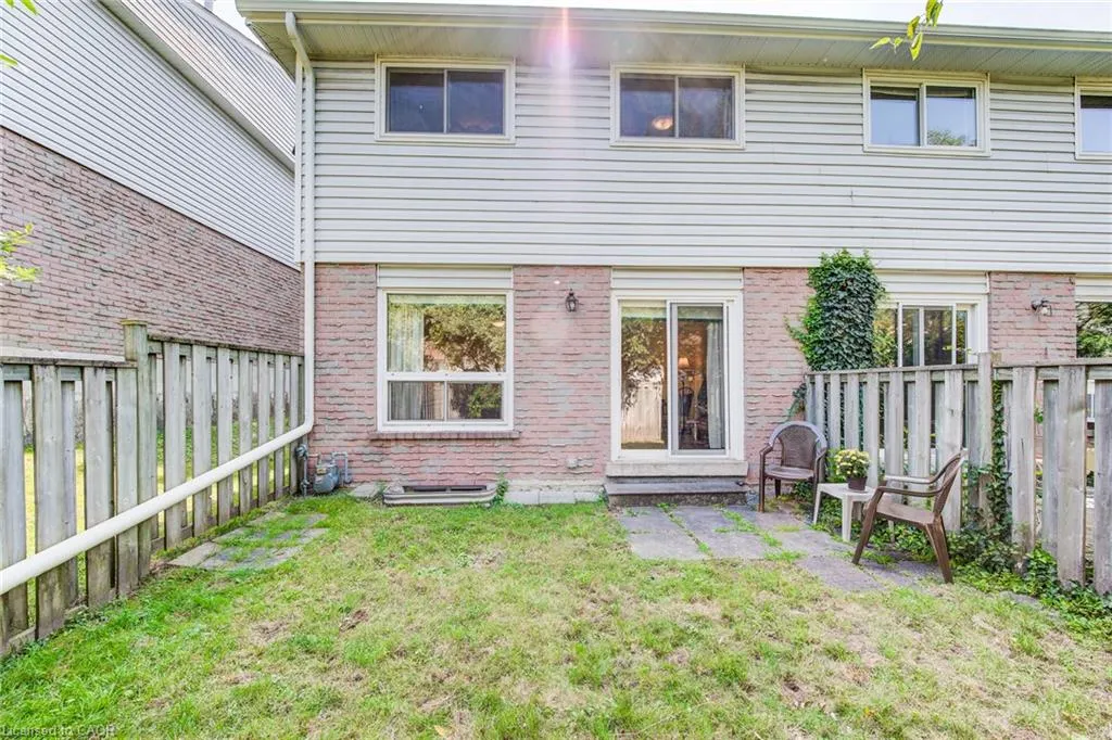 32 Mowat Boulevard #25
