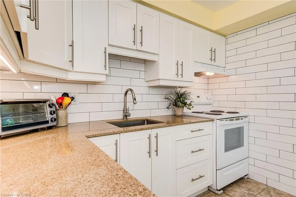 32 Mowat Boulevard #25