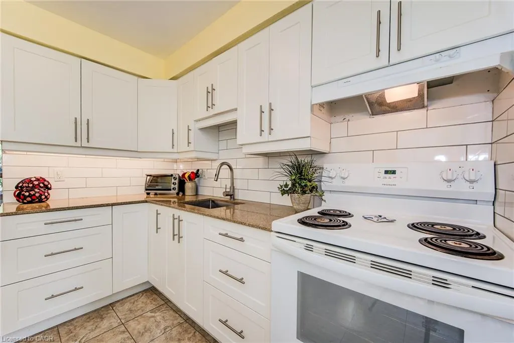 32 Mowat Boulevard #25