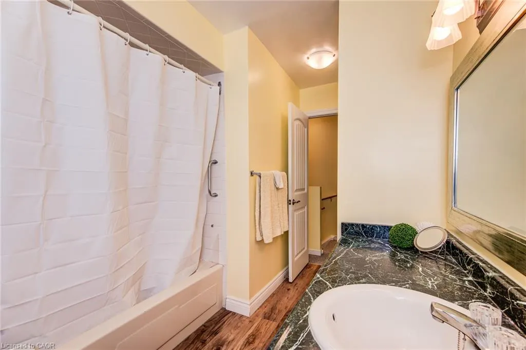 32 Mowat Boulevard #25