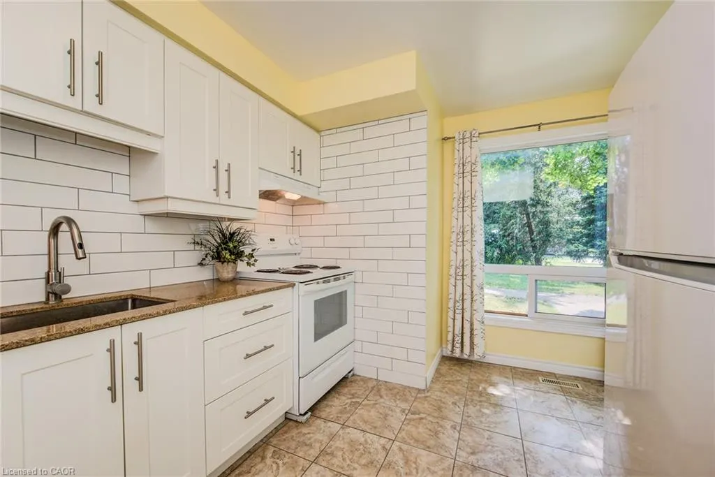 32 Mowat Boulevard #25