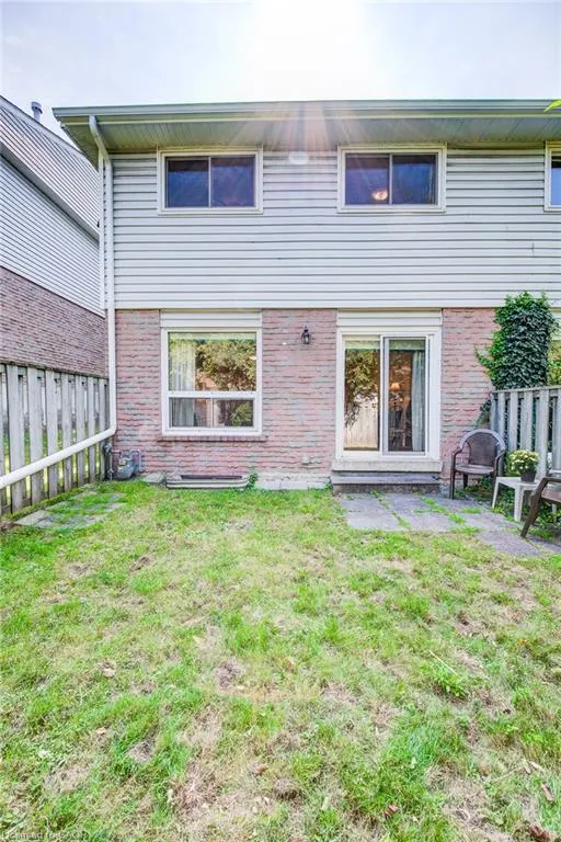 32 Mowat Boulevard #25