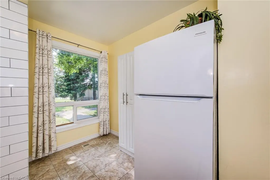 32 Mowat Boulevard #25