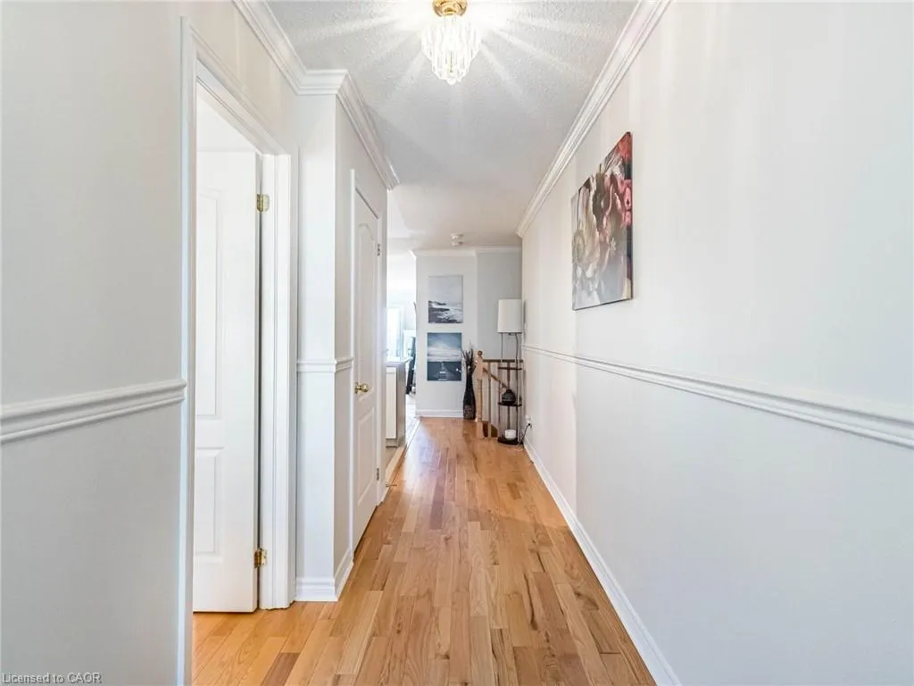 350 Lakebreeze Drive #8
