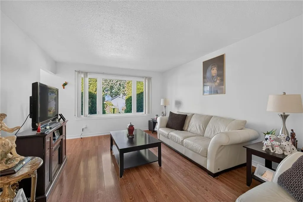 411 Queen Victoria Drive