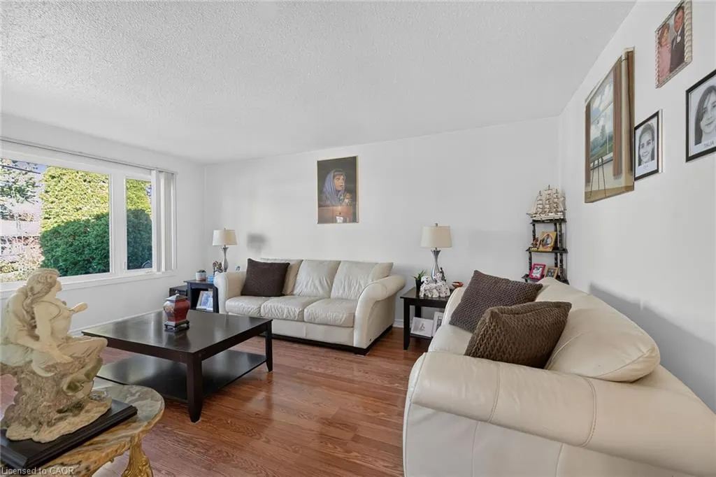 411 Queen Victoria Drive