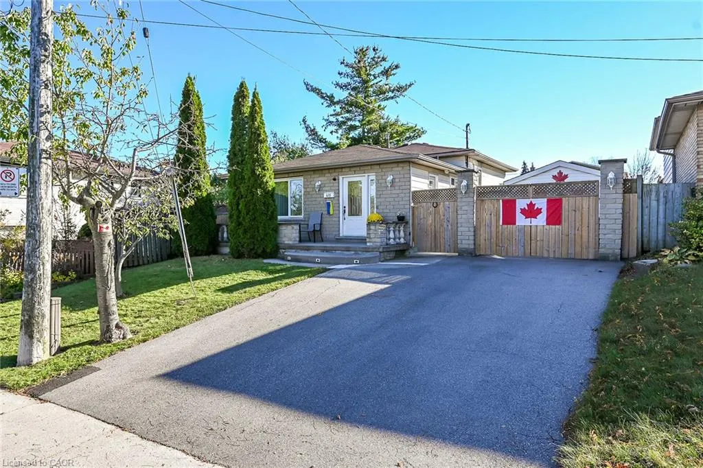 411 Queen Victoria Drive
