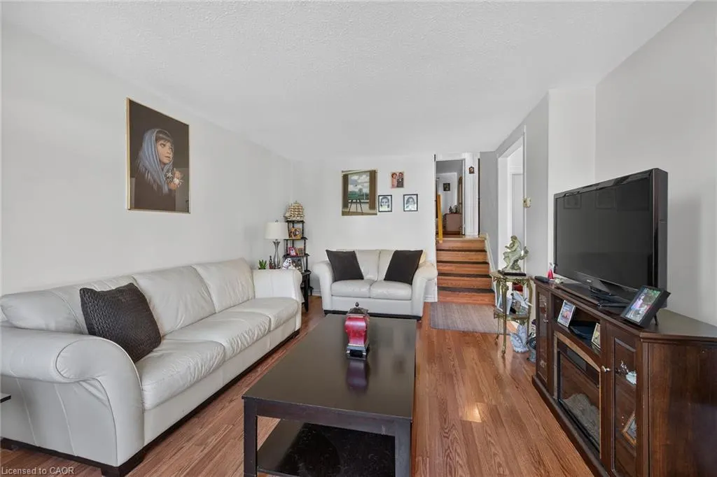 411 Queen Victoria Drive