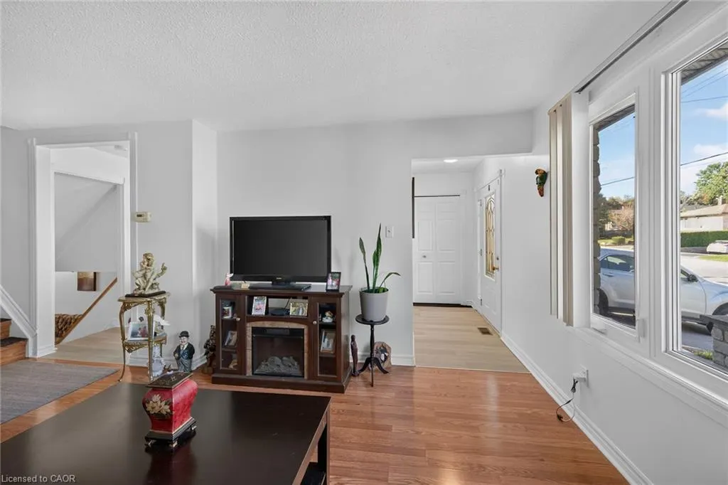 411 Queen Victoria Drive
