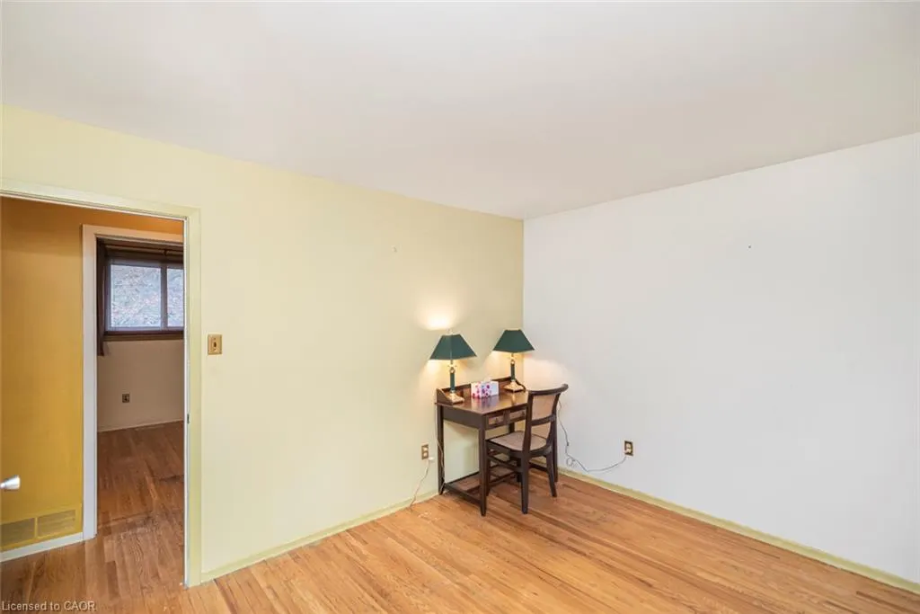 160 Birchcliffe Crescent