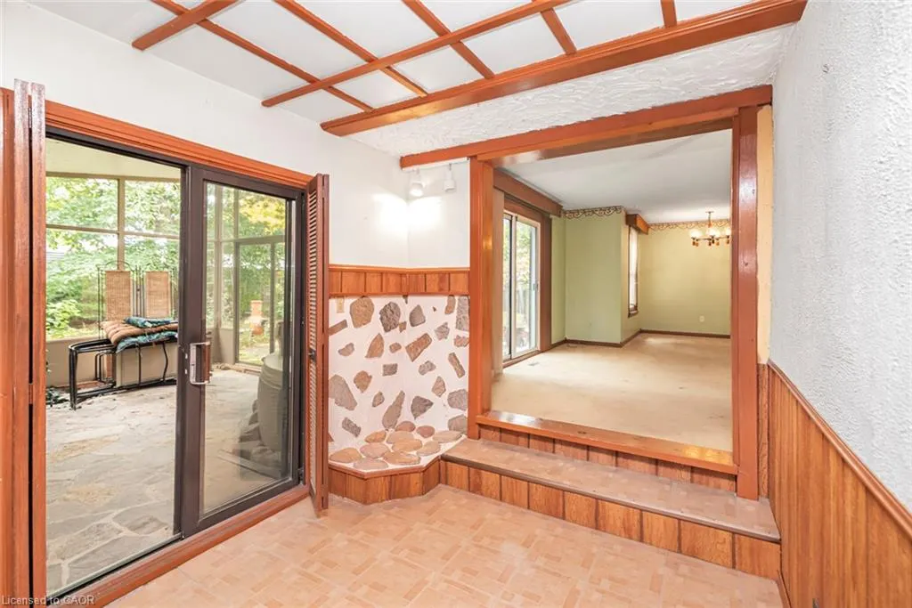 160 Birchcliffe Crescent