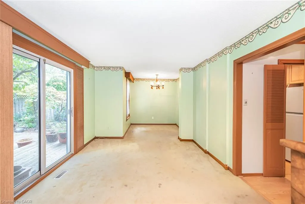 160 Birchcliffe Crescent