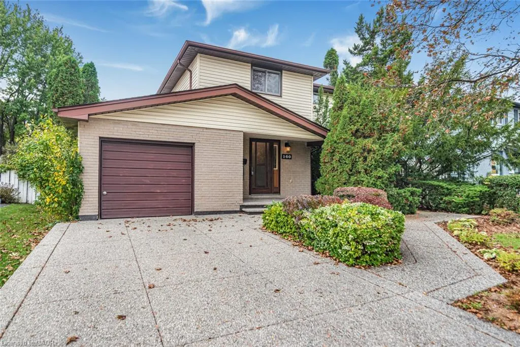 160 Birchcliffe Crescent