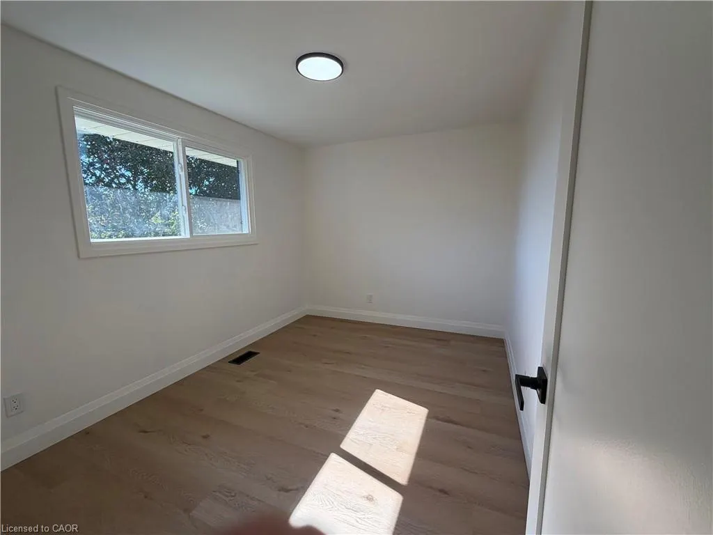 15 Currie Street