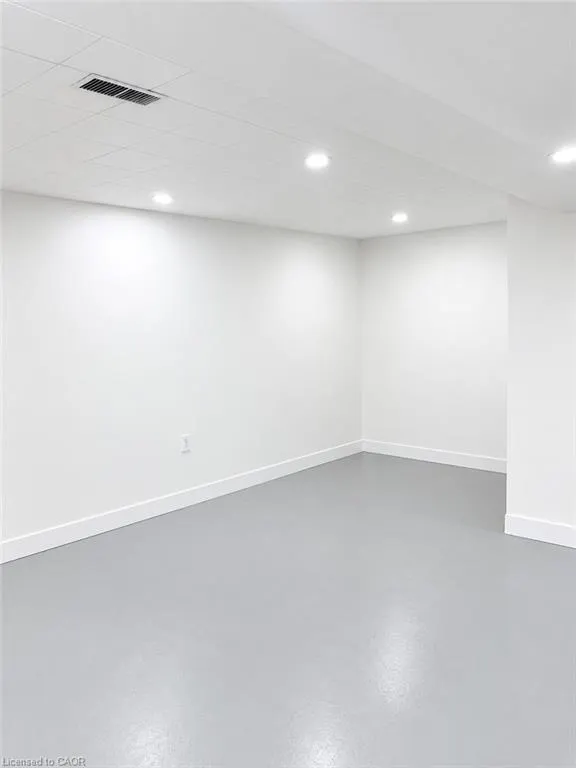 15 Currie Street