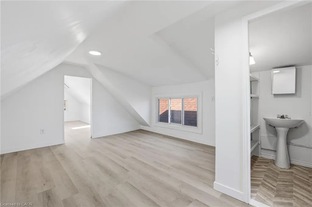 26 Sherman Avenue N