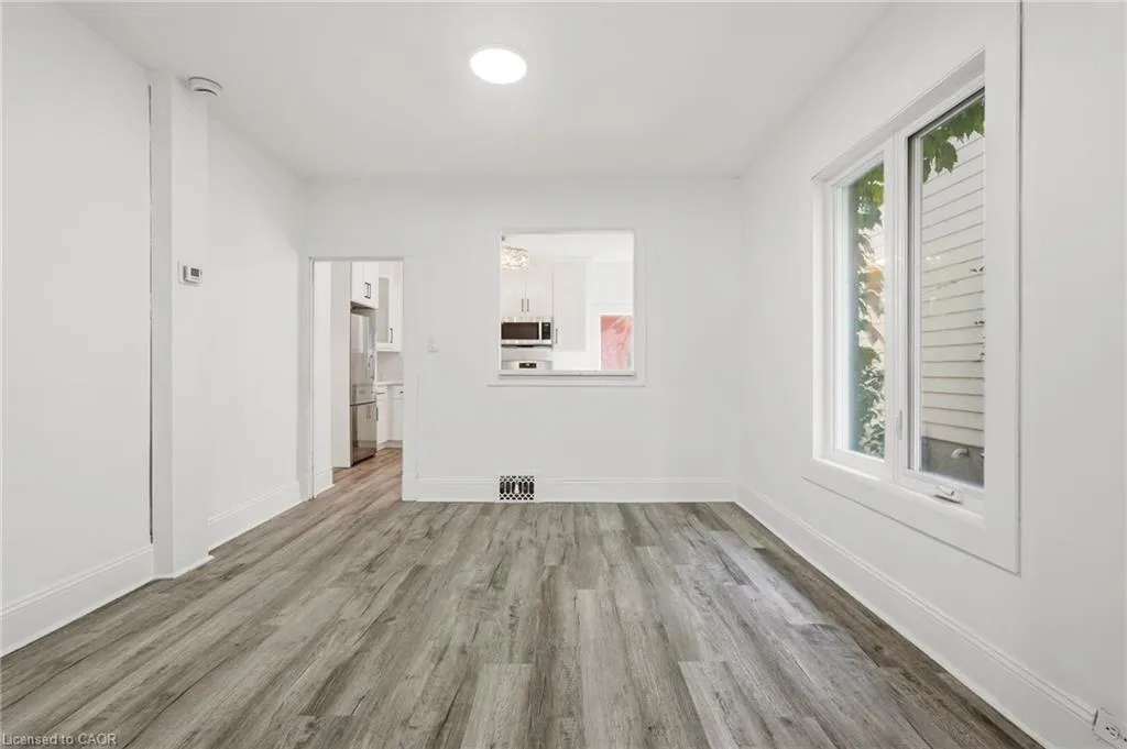 26 Sherman Avenue N