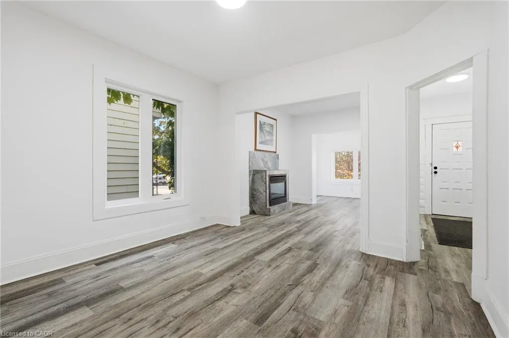 26 Sherman Avenue N