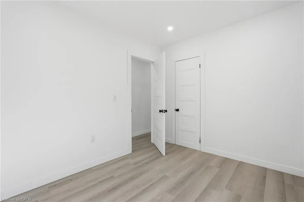 26 Sherman Avenue N