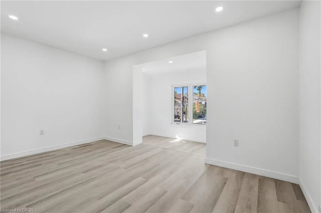 26 Sherman Avenue N