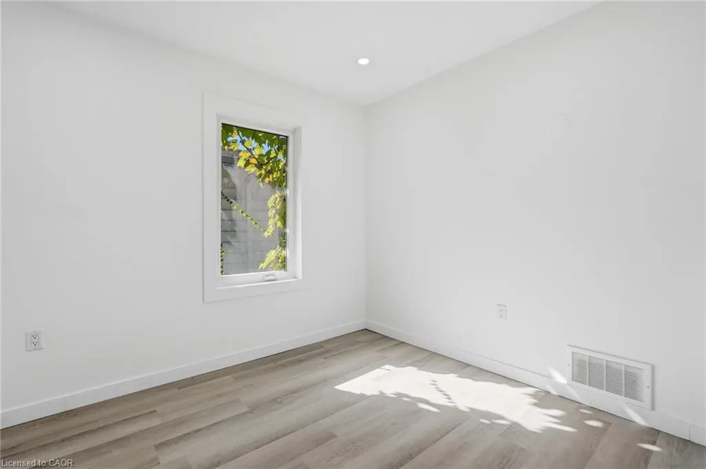 26 Sherman Avenue N