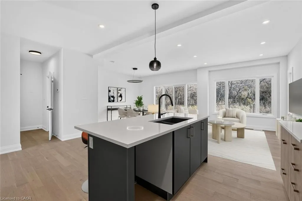 8735 Harlyn Common