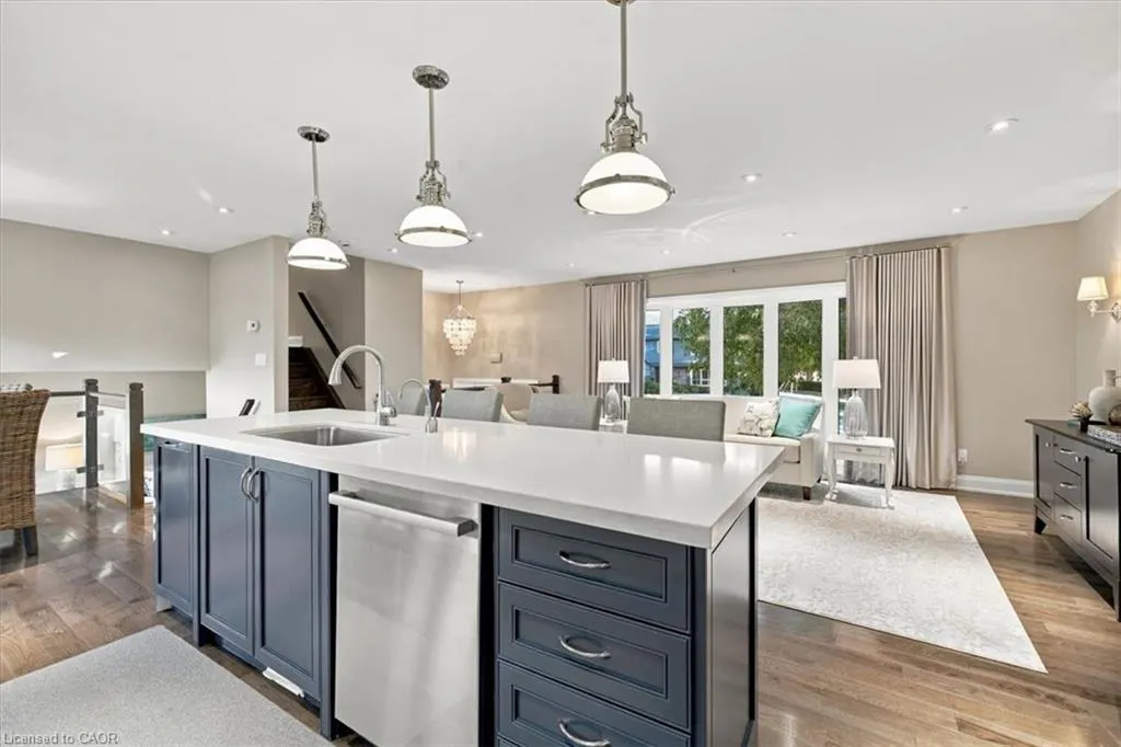 368 Aurora Crescent