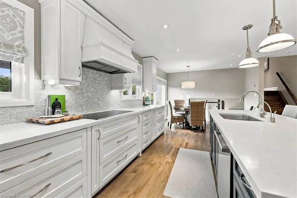 368 Aurora Crescent