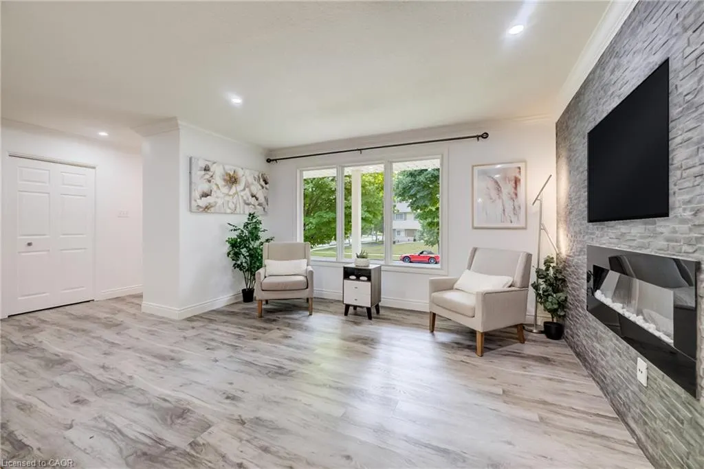 85 Foxhunt Road