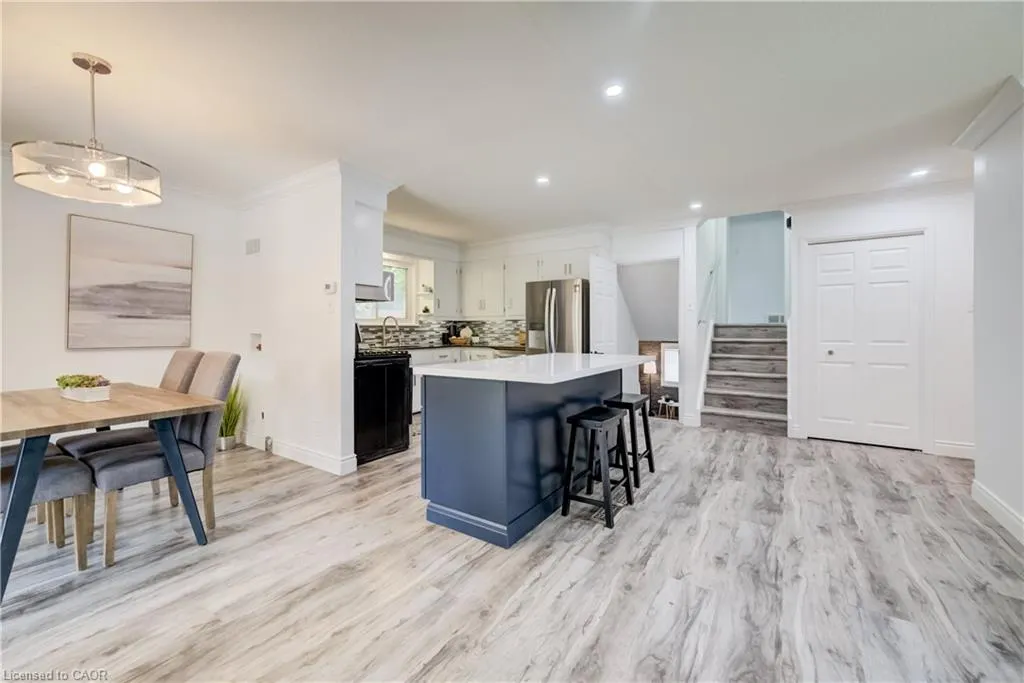 85 Foxhunt Road