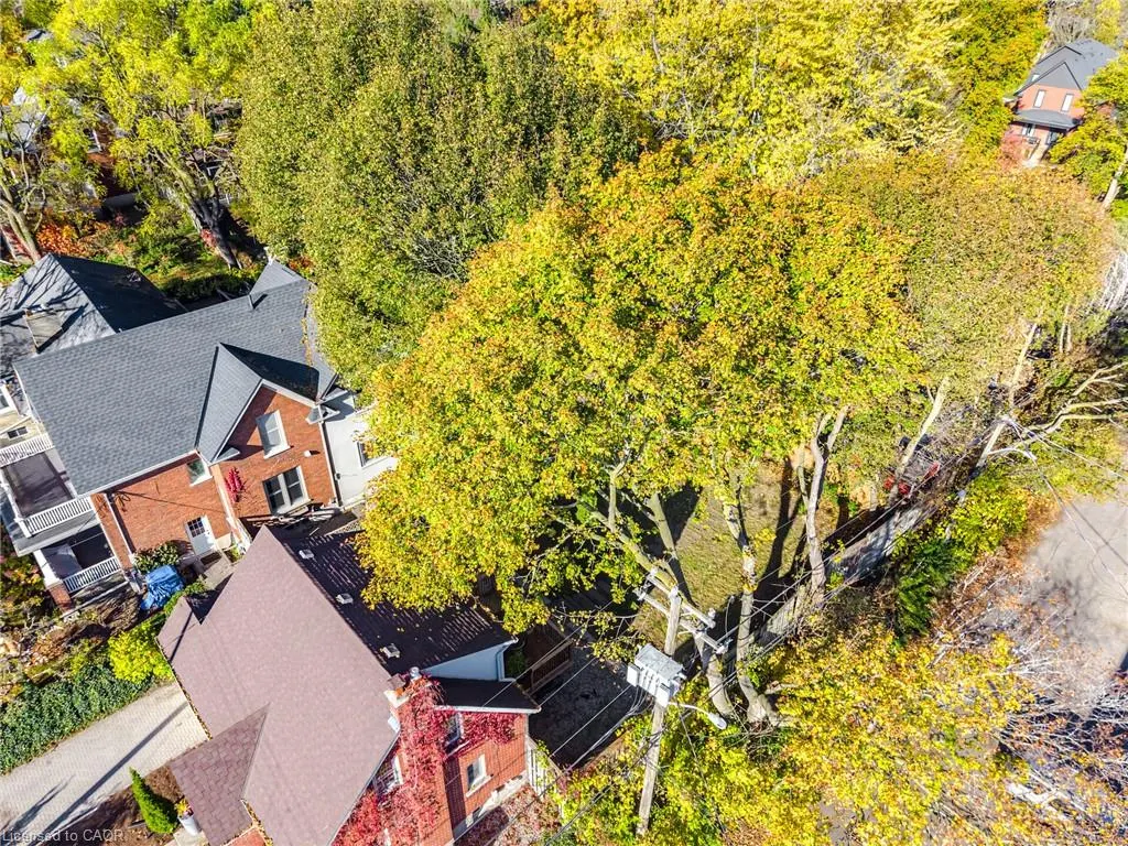 11 Rock Avenue