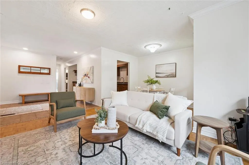29 Mcilwraith Crescent