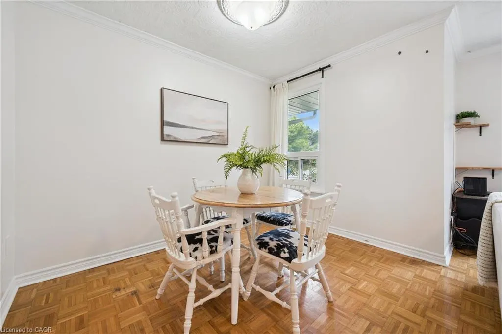 29 Mcilwraith Crescent